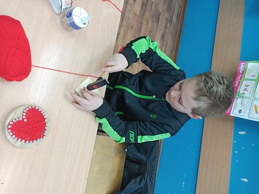  Grafika #20: Obrazki z gwoździ i sznurka