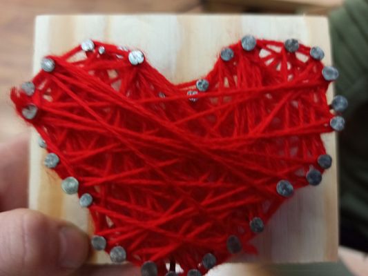  Grafika #6: Obrazki z gwoździ i sznurka