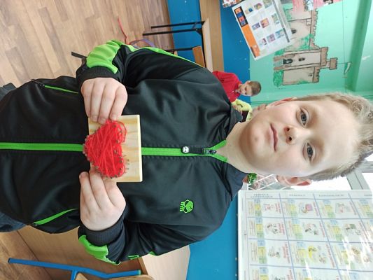  Grafika #7: Obrazki z gwoździ i sznurka