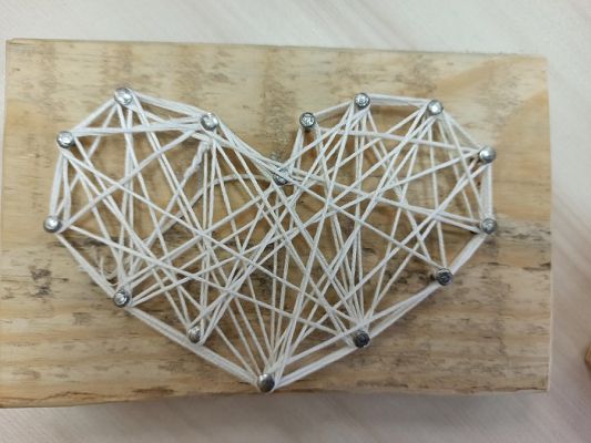  Grafika #38: Obrazki z gwoździ i sznurka