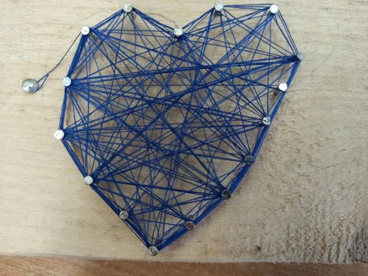  Grafika #45: Obrazki z gwoździ i sznurka