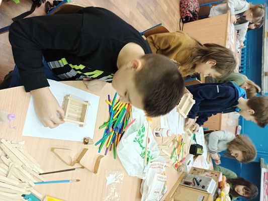 Grafika #6: Pudełko ze szpatułek