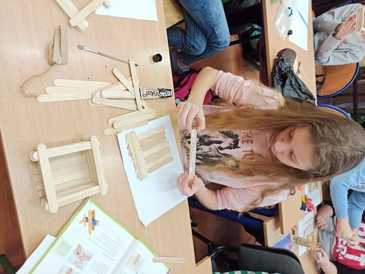 Grafika #26: Pudełko ze szpatułek