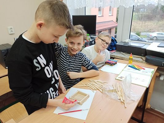 Grafika #27: Pudełko ze szpatułek