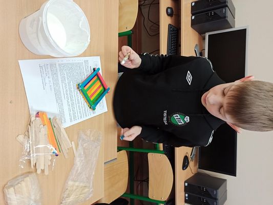 Grafika #29: Pudełko ze szpatułek