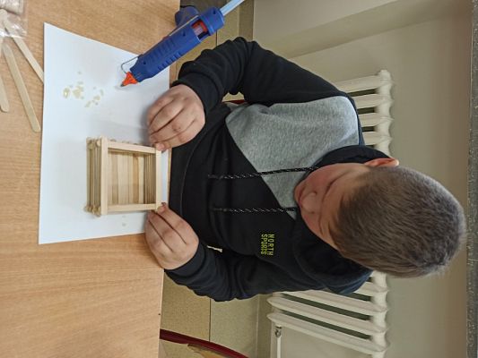 Grafika #4: Pudełko ze szpatułek