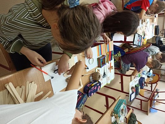 Grafika #46: Pudełko ze szpatułek