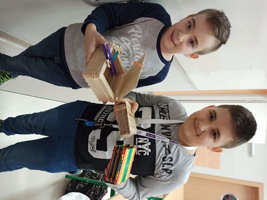 Grafika #5: Pudełko ze szpatułek