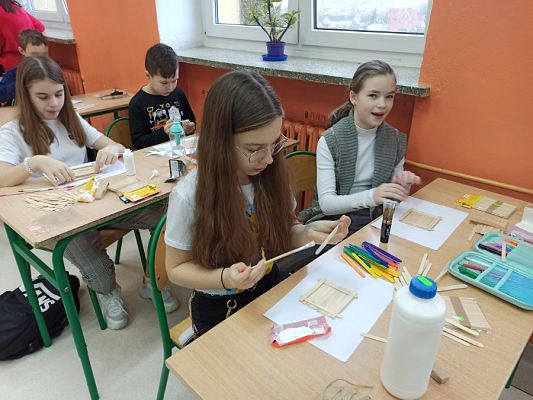 Grafika #52: Pudełko ze szpatułek