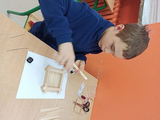 Grafika #53: Pudełko ze szpatułek