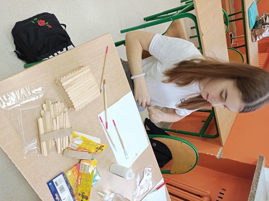 Grafika #55: Pudełko ze szpatułek