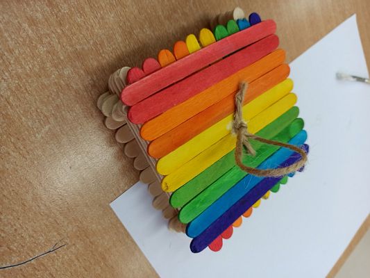 Grafika #57: Pudełko ze szpatułek