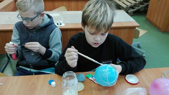  Grafika #2: Dekoracyjna kula świetlna