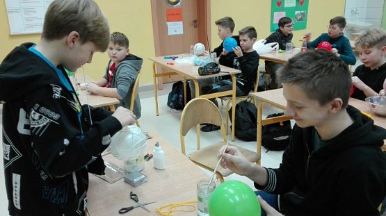  Grafika #15: Dekoracyjna kula świetlna