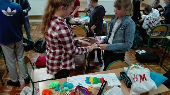 Grafika #3: Klasy 5 projektują stroje