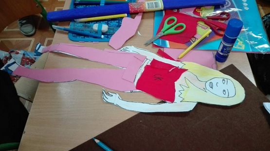 Grafika #9: Klasy 5 projektują stroje