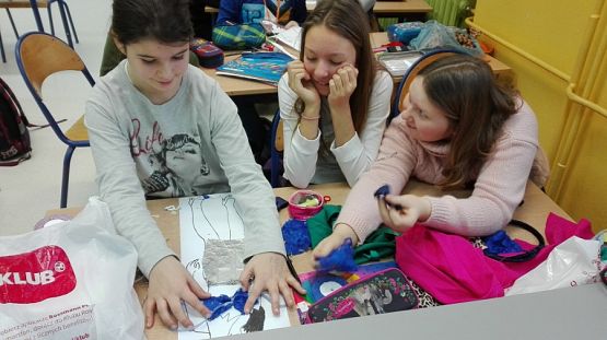 Grafika #11: Klasy 5 projektują stroje