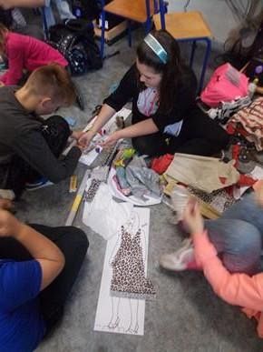  Grafika #5: Klasy 5 projektują stroje