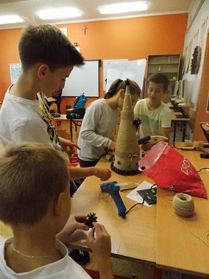  Grafika #4: CHOINKI KLASA IA gimnazjum