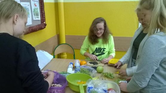  Grafika #2: Sałatki owocowe w klasach 6