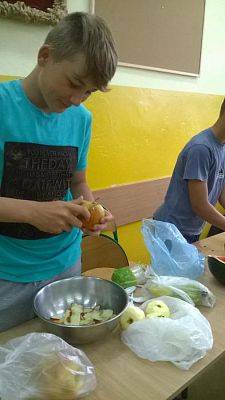  Grafika #4: Sałatki owocowe w klasach 6