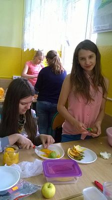  Grafika #12: Sałatki owocowe w klasach 6