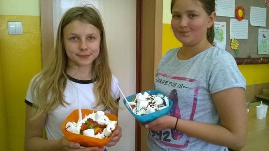  Grafika #9: Sałatki owocowe w klasach 6