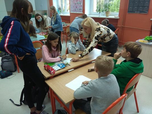  Grafika #3: "Ile cukru jest w słodyczach?"- warsztaty