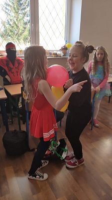  Grafika #9: Bal karnawałowy klas I - III