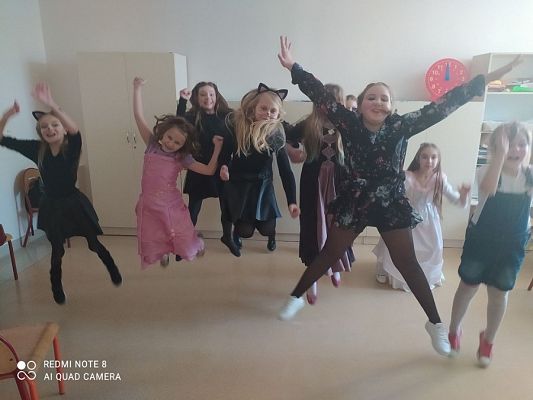  Grafika #3: Bal karnawałowy klas I - III