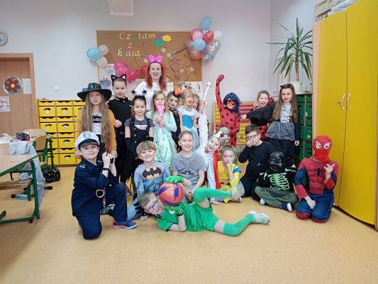  Grafika #4: Bal karnawałowy klas I - III