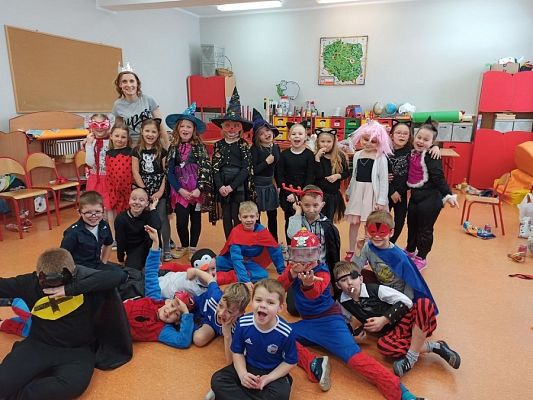  Grafika #7: Bal karnawałowy klas I - III